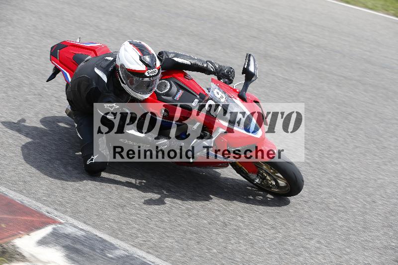 /Archiv-2024/29 12.06.2024 MOTO.CH Track Day ADR/Gruppe gelb/29